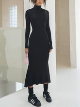 Freizeit-Midikleid mit Stehkragen und langen Ärmeln
